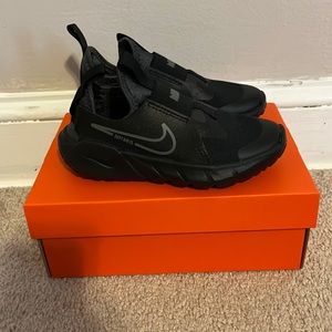 Brand New! Nike Flex runner sneakers!